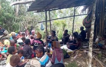 Masyarakat Papua terpaksa mengungsi demi keamanan dan keselamatan dari teror KKB. Istimewa