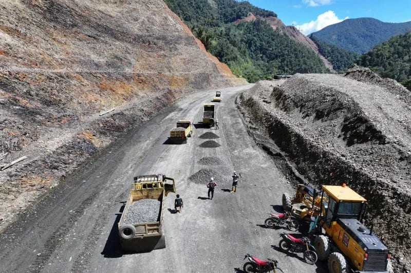 Pembangunan Jalan Trans-Papua ruas Jayapura-Wamena segmen Mamberamo-Elelim. Dok. PT Hutama Karya