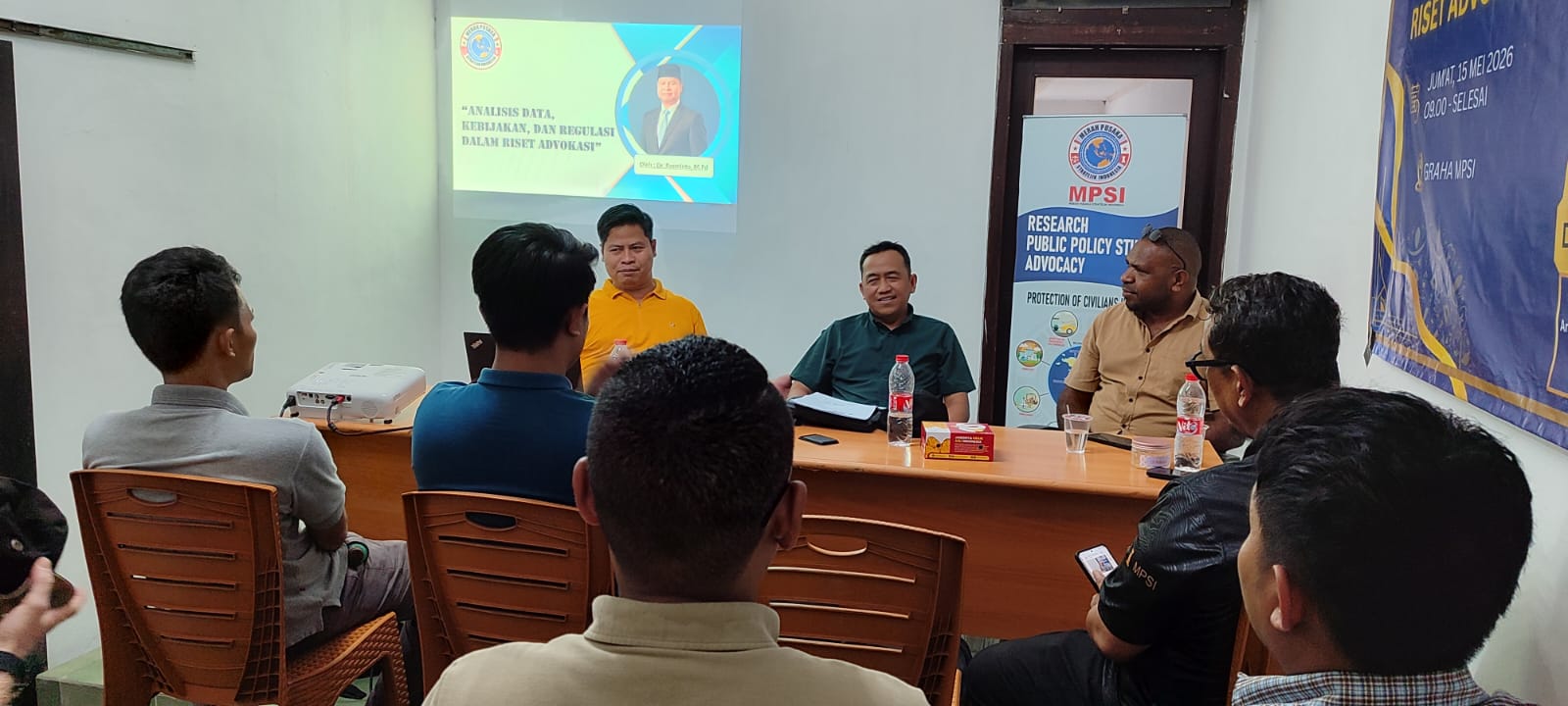 Akademisi Universitas Muhammadiyah Indonesia, Dr. Rasminto (kiri). Dok. MPSI