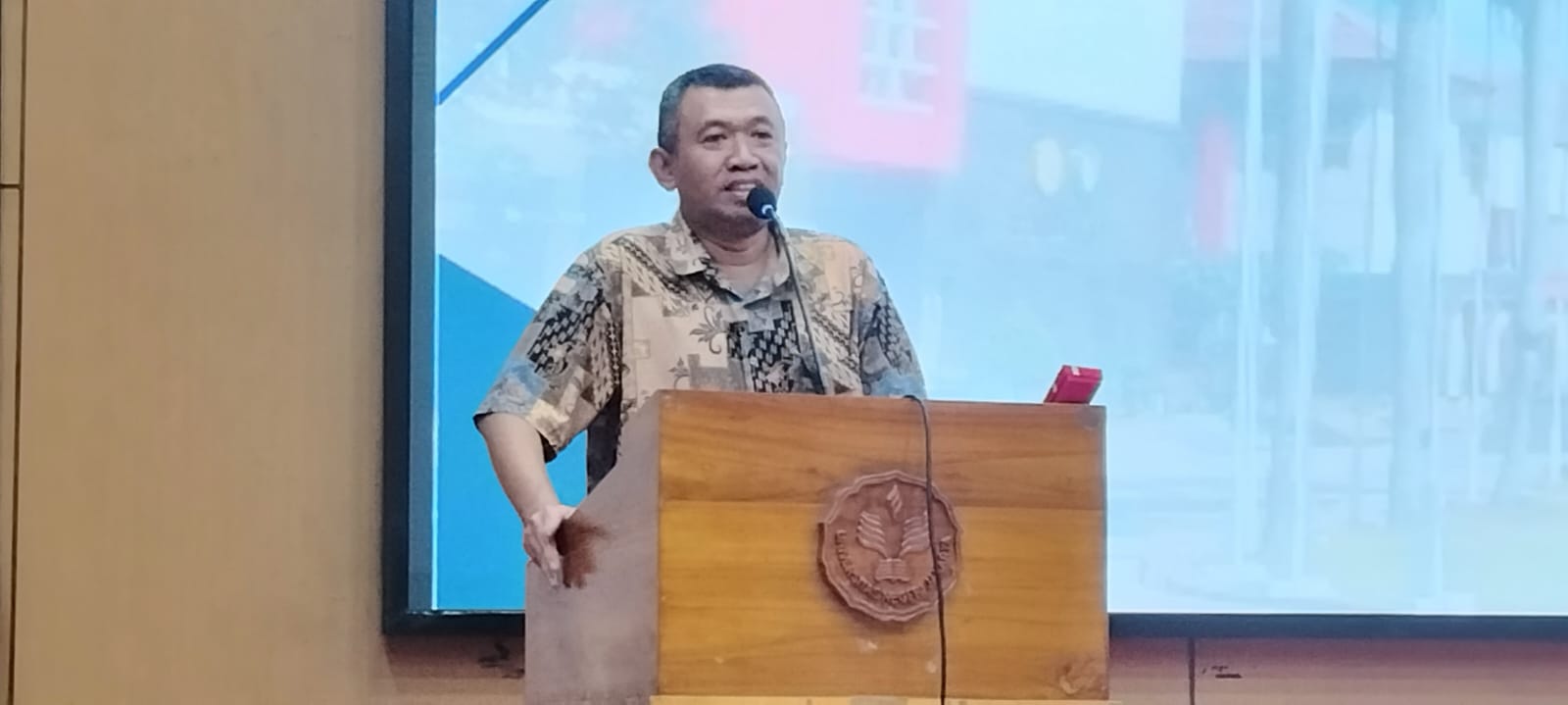 Guru Besar Universitas Negeri Jakarta, Profesor Abdul Haris Fatgehipon