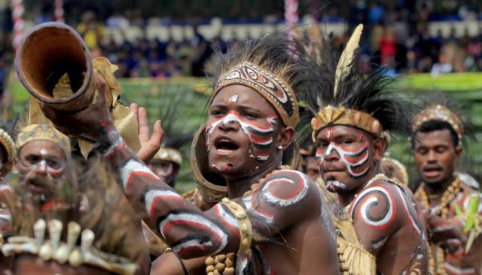 Bahasa dan Adat Papua Perkuat Persatuan Nasional