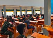 Saat Prajurit TNI dan Warga Lanny Jaya Berdoa Bersama di Gereja
