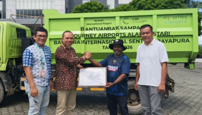 Bandara Sentani Hibahkan Bak Sampah ke DLH Jayapura