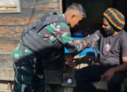 TNI Beri Layanan Kesehatan Gratis di Karubaga