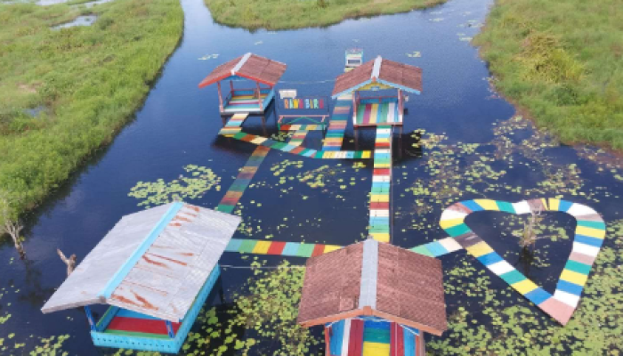 Mengintip Pesona Danau Rawa Biru