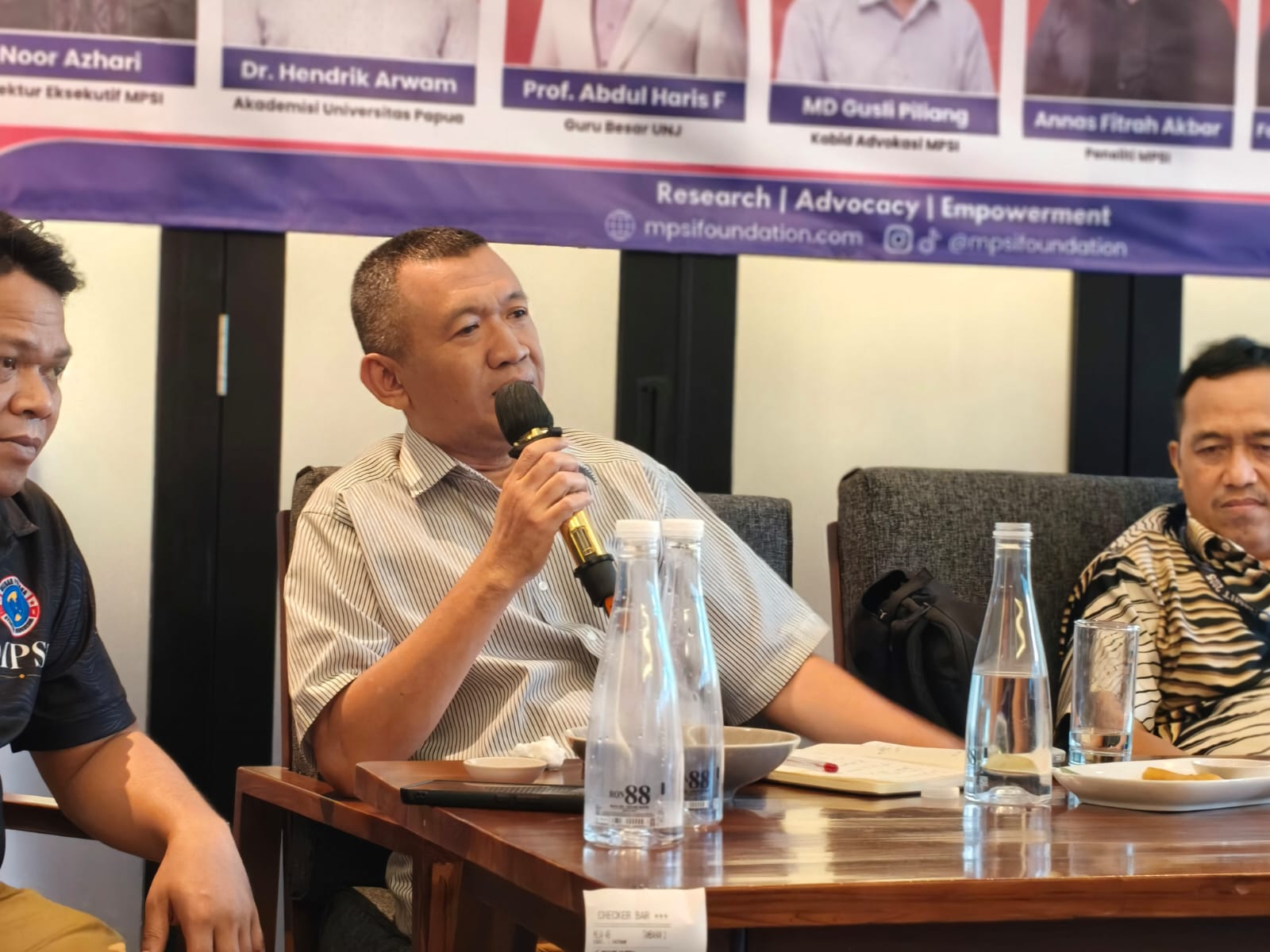 Guru Besar Universitas Negeri Jakarta (UNJ) bidang Resolusi Konflik dan Perdamaian, Prof. Abdul Haris Fatgehipon