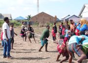 Tarik Tambang Bareng Warga Asmat, Cipayung Plus Merauke Gaungkan Persatuan
