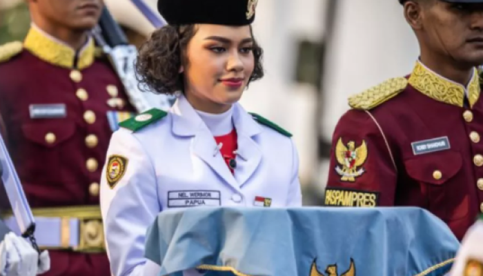 Paskibraka Papua Sempat Grogi Bawa Baki, Neeltje Bangga Bisa Bertemu Prabowo