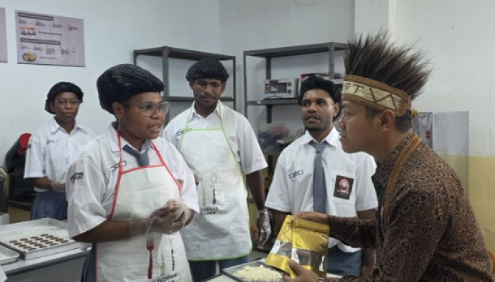 Wamen Fajar Tanamkan Semangat Kepemimpinan kepada Siswa Papua di Bogor